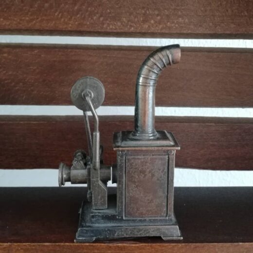 Ouderwetse filmprojector - vintage puntenslijper PlayMe