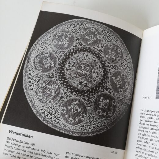 Paradijselijk handwerkboek - Marie van den Berk Mertens