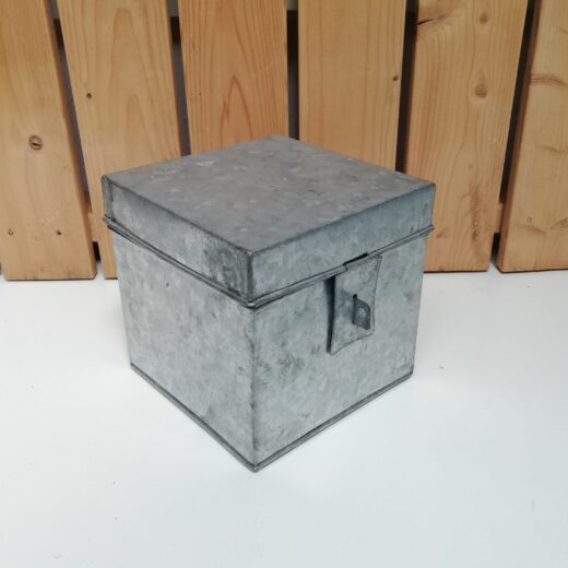 Oud zilverkleurig opbergblik