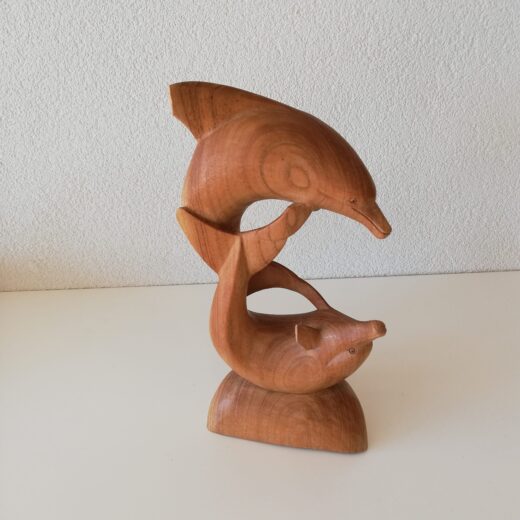 Houten beeld dolfijnen