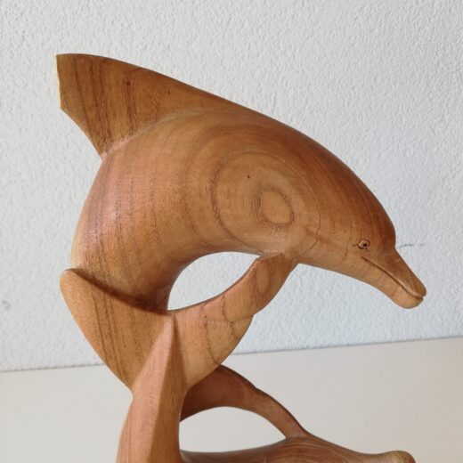 Houten beeld dolfijnen