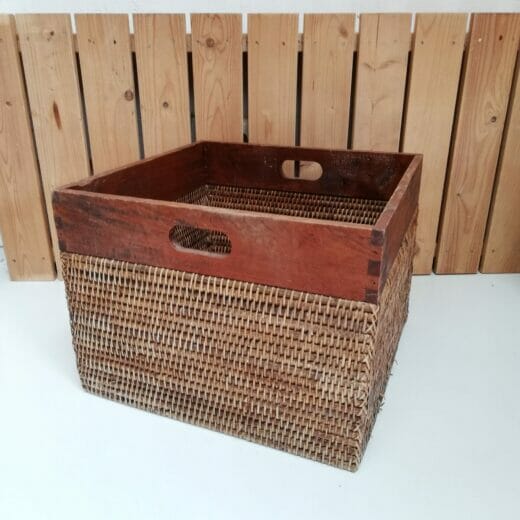 Rotan opbergbak met houten rand