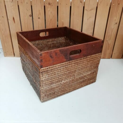 Rotan opbergbak met houten rand