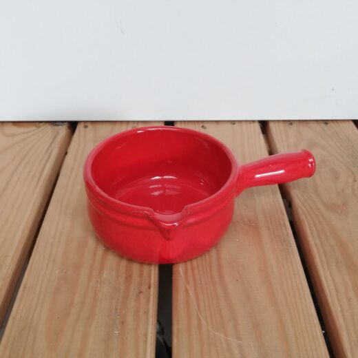 Rood sausschaaltje met handvat
