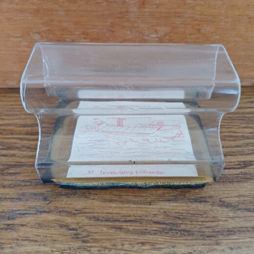 Oude schoolstempel tewaterlating kustvaarder