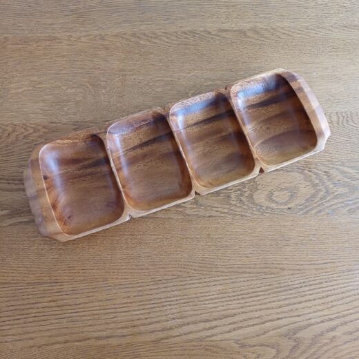 Houten snackschaal met vakjes