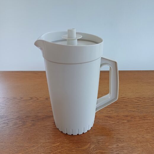 Witte Tupperware kan