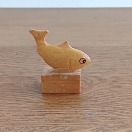 Vintage houten puntenslijper vis