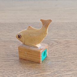Vintage houten puntenslijper vis