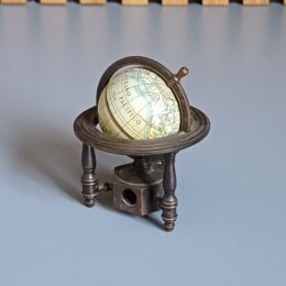 Wereldbol - vintage puntenslijper PlayMe