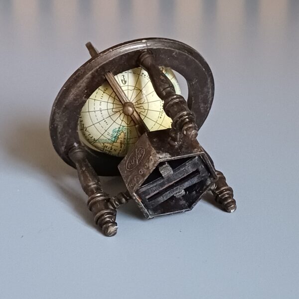 Wereldbol - vintage puntenslijper PlayMe