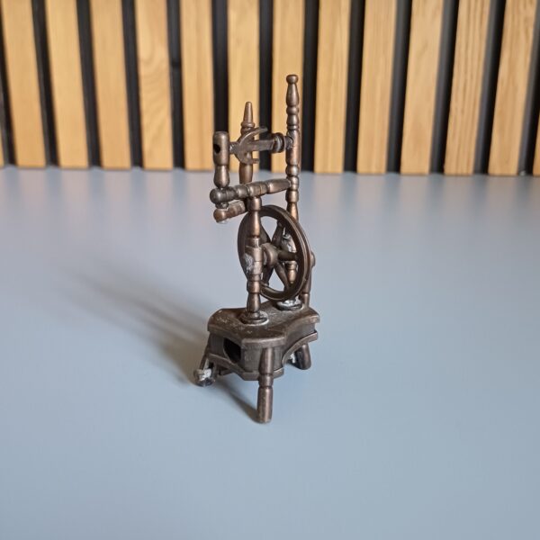 Spinnenwiel - decoratieve puntenslijper