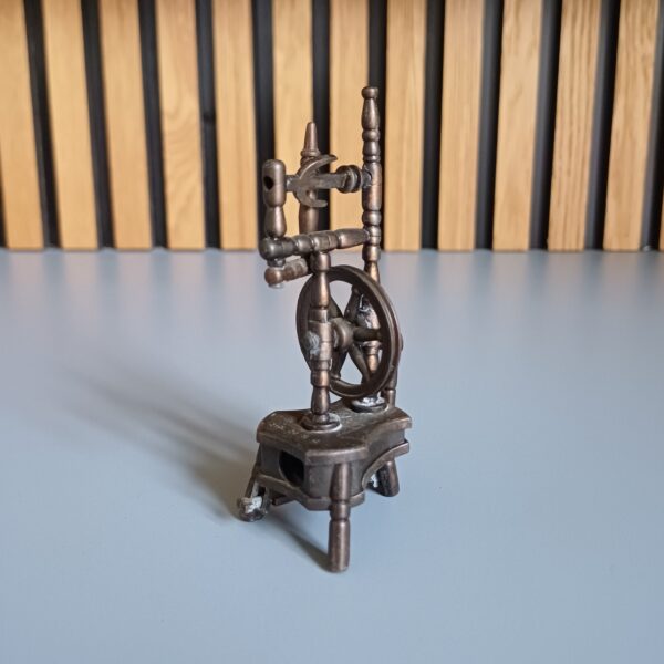 Spinnenwiel - decoratieve puntenslijper