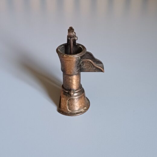 Waterpomp - vintage puntenslijper PlayMe
