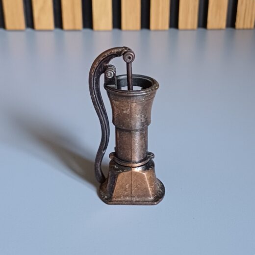 Waterpomp - vintage puntenslijper PlayMe