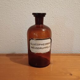 Bruine apothekerspot neusdruppels