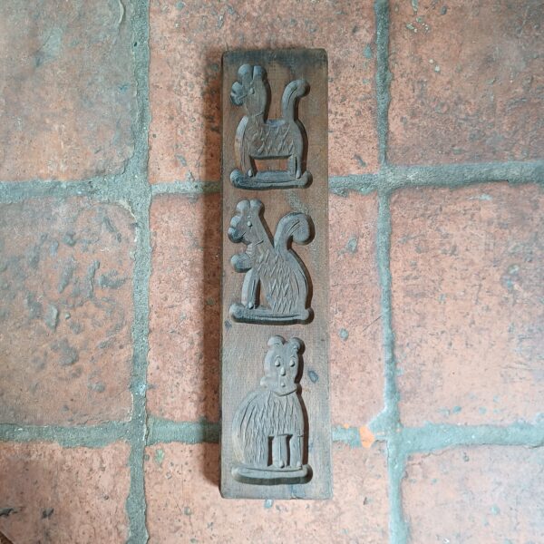 Oude speculaasplank met 3 dieren