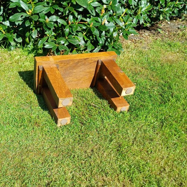 Stoere houten kruk