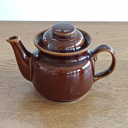 Vintage theepotje op rechaud