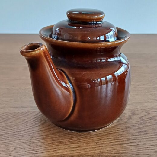 Vintage theepotje op rechaud