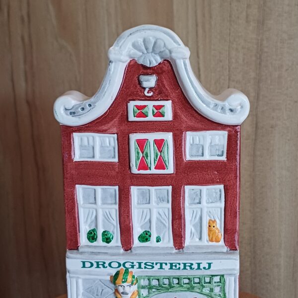 Shell klokgevel drogisterij