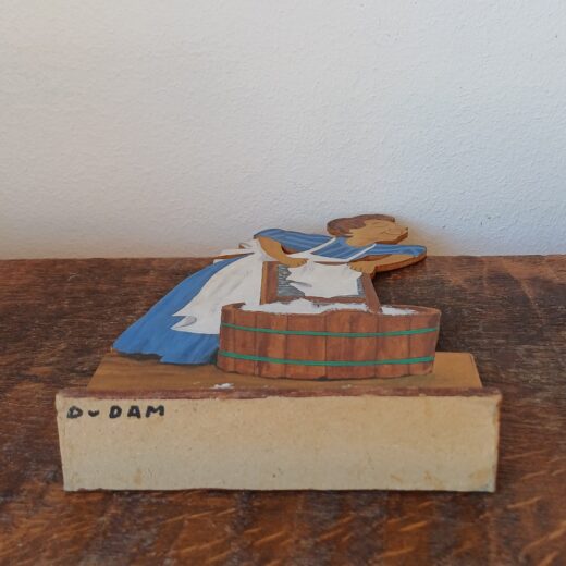 Houten decoratie wasvrouw