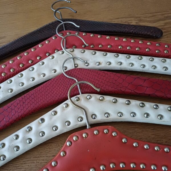 6 vintage kledinghangers