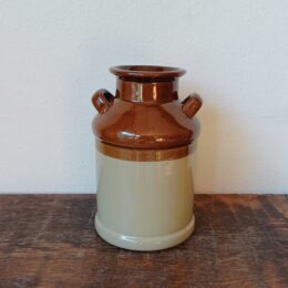 Vintage melkkan milk