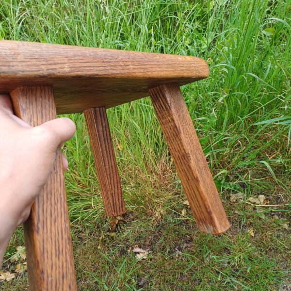 Vierkant eikenhouten krukje