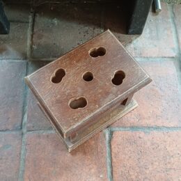 Houten voetenstoof