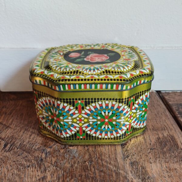 Kleurrijk vintage blik met roosjes