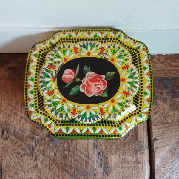 Kleurrijk vintage blik met roosjes