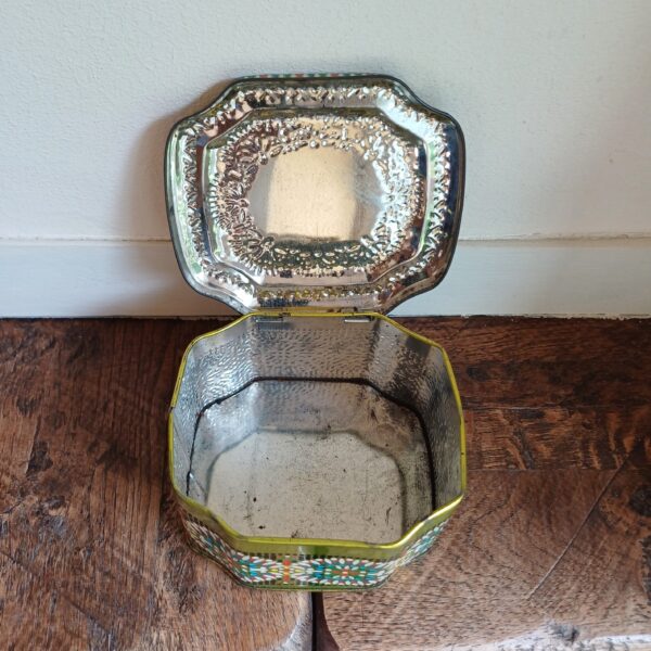 Kleurrijk vintage blik met roosjes