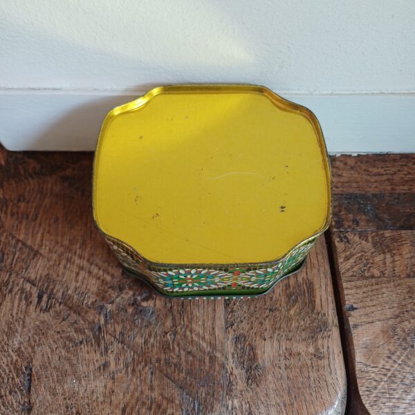 Kleurrijk vintage blik met roosjes