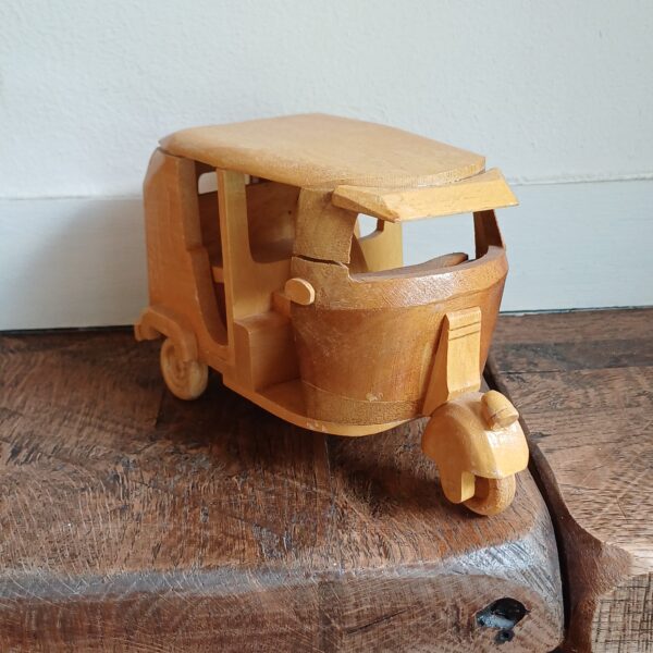 Houten riksja / tuktuk