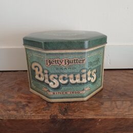 Betty butter brand biscuits blik