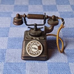 Telefoontoestel met hoorn – decoratieve puntenslijper