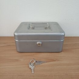 Vintage geldkistje met kleingeldlade