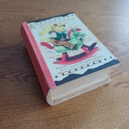 Doosje in de vorm van een boek