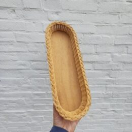 Langwerpig rieten broodmandje